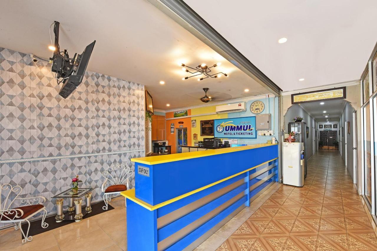 Capital O 90614 Cvia Ummul Hotel Padang Besar Esterno foto