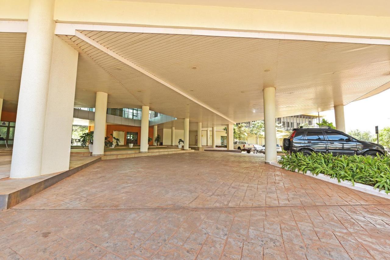 Capital O 90614 Cvia Ummul Hotel Padang Besar Esterno foto