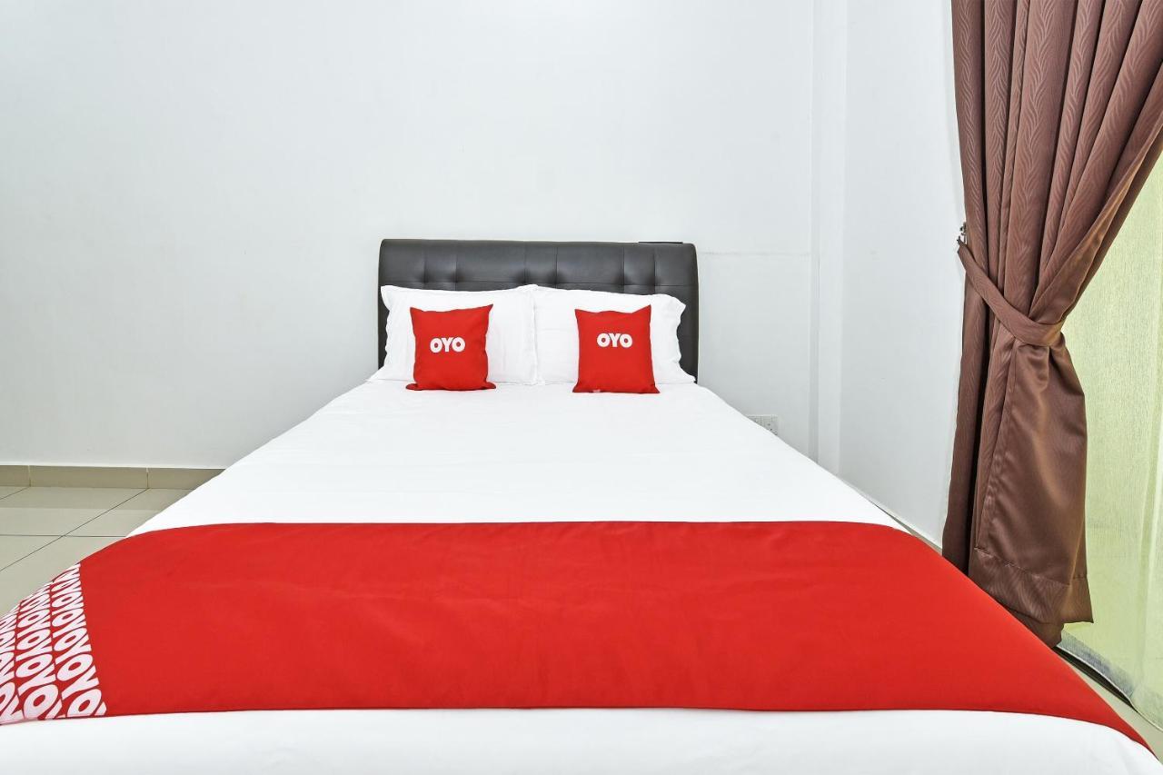 Capital O 90614 Cvia Ummul Hotel Padang Besar Esterno foto