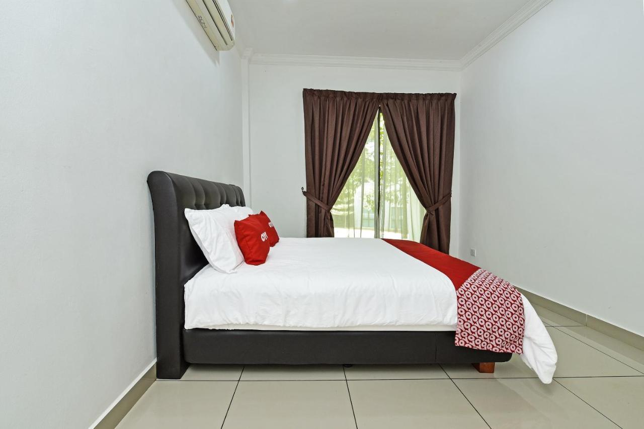 Capital O 90614 Cvia Ummul Hotel Padang Besar Esterno foto