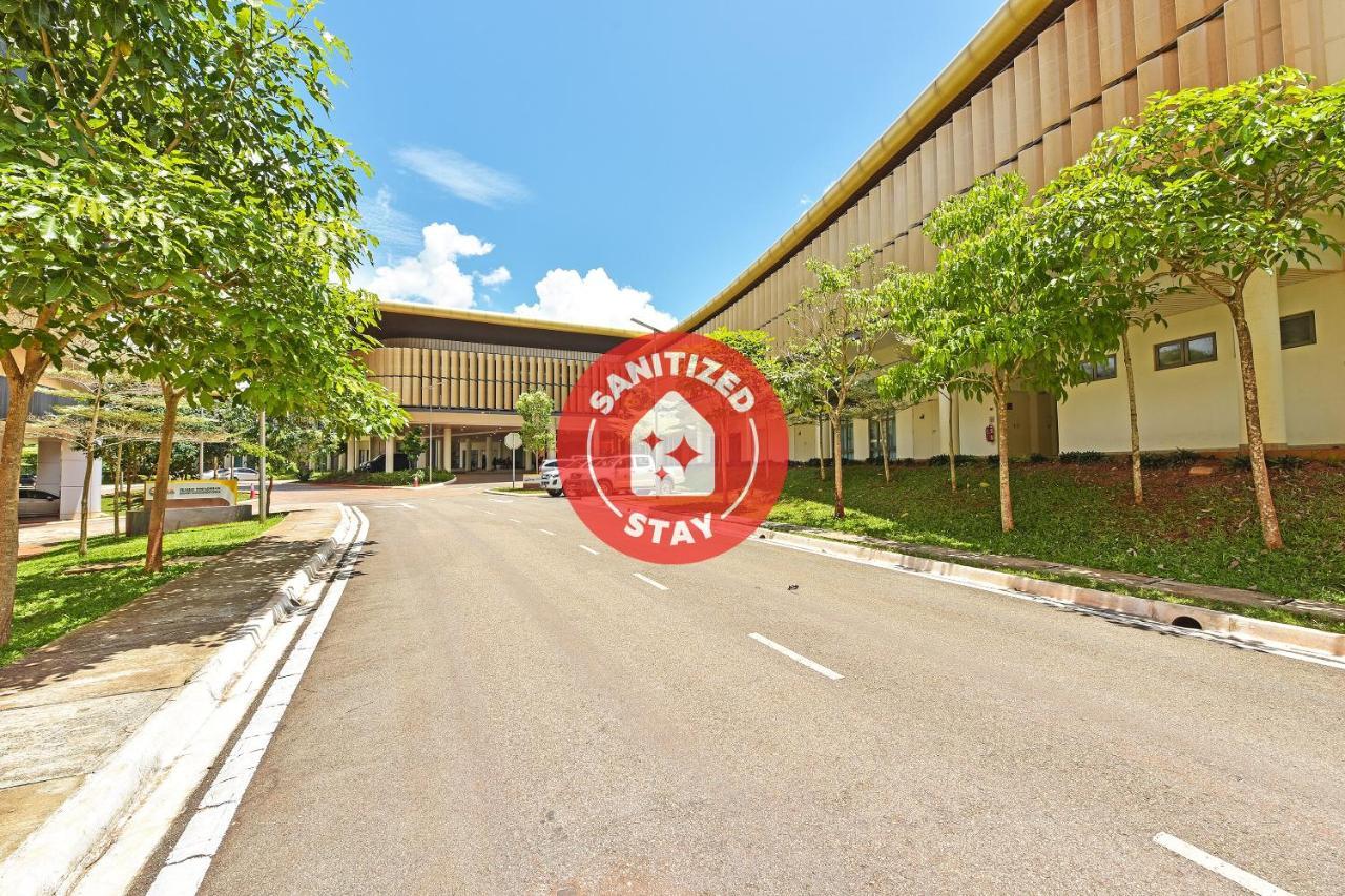 Capital O 90614 Cvia Ummul Hotel Padang Besar Esterno foto